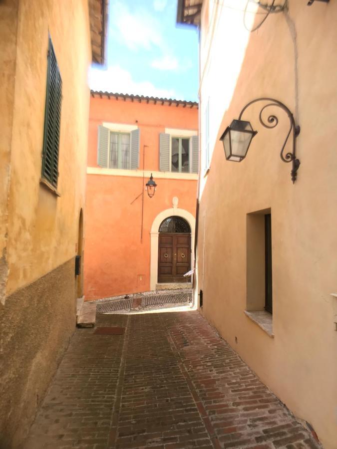 Camere Della Vecchia Posta Треві Екстер'єр фото
