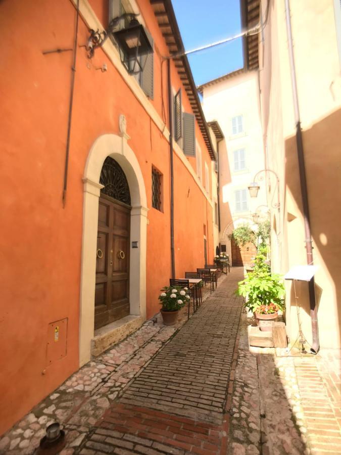 Camere Della Vecchia Posta Треві Екстер'єр фото